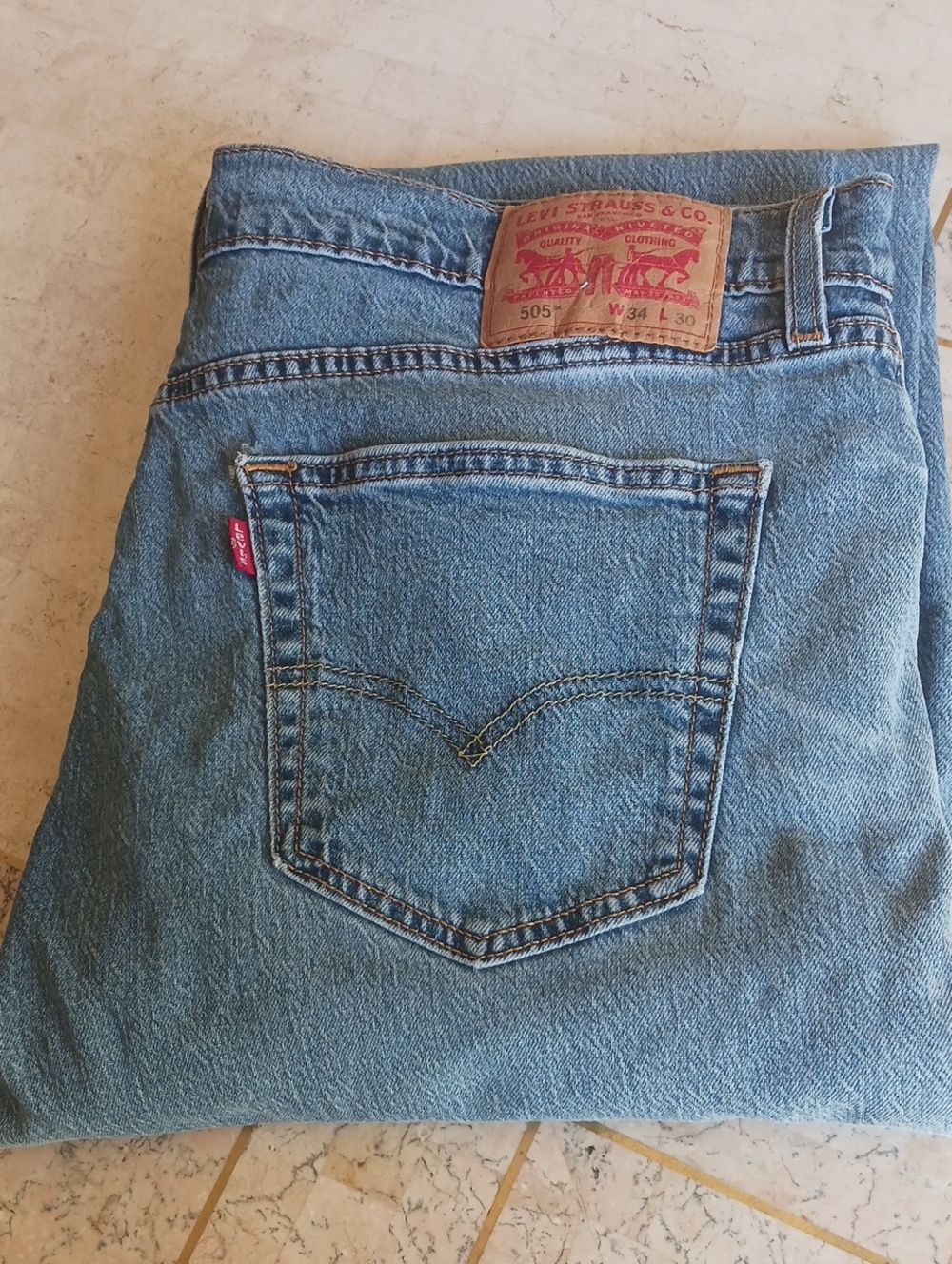 Levis' (Men's) Sz 34x30..style 505....pre-owned. Good For Tough Jobs,